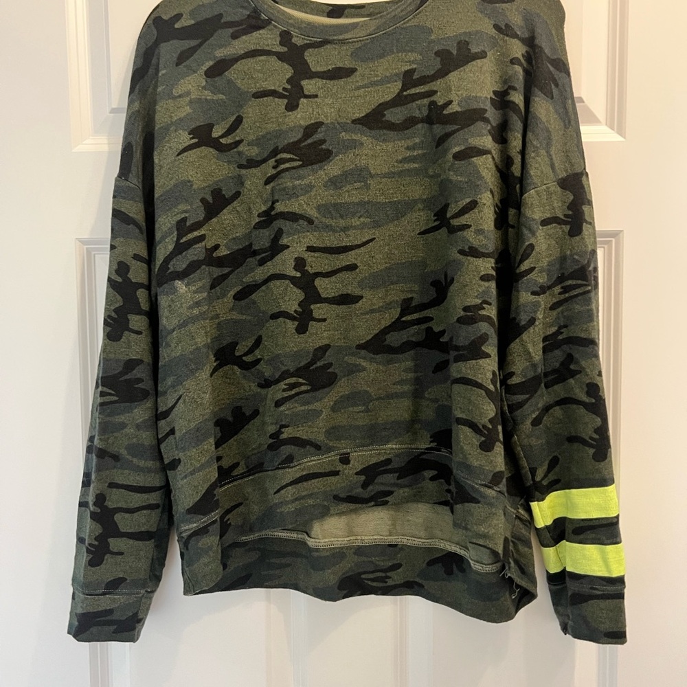Sundry Green and Black Crew Neck Sweater with Camouflage Pattern